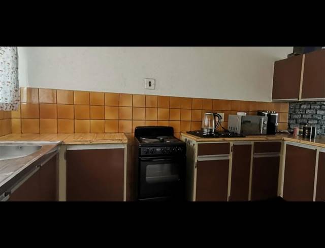 2 BEDROOM FLAT FOR SALE IN VEREENIGING CENTRAL